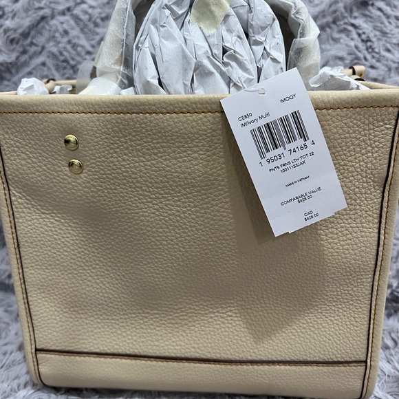 ❌❌SOLD❌❌Coach X Peanuts Dempsey Tote 22- Snoopy And Friends Leather Bag in Ivory - Picture 5 of 7